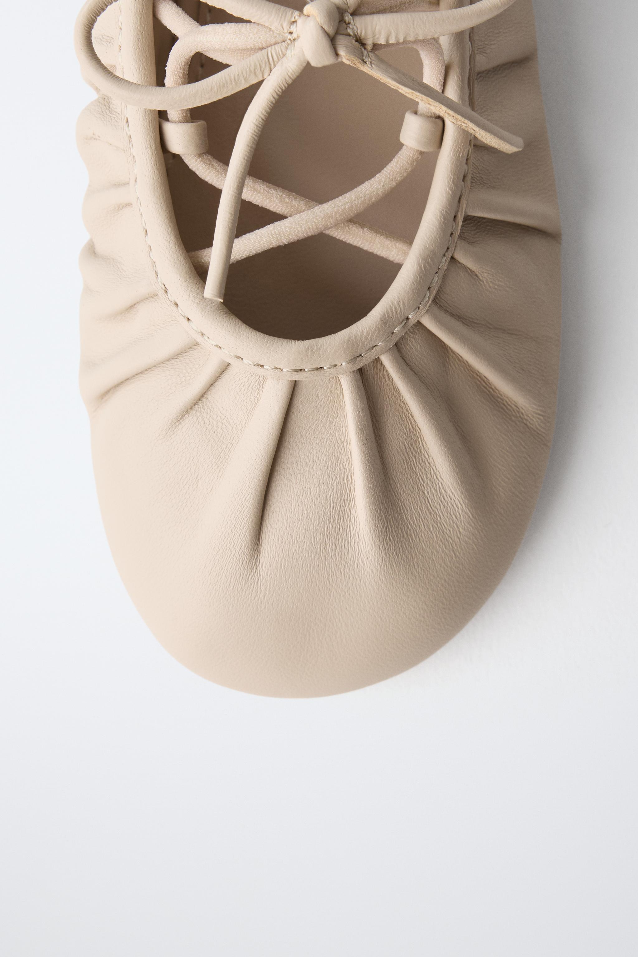 BALLERINES EN CUIR